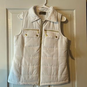 NWT White vest with gold accent Sz Small